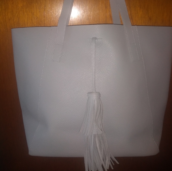 Unbranded - Large Gray Faux Leather Tote - Picture 5 of 6